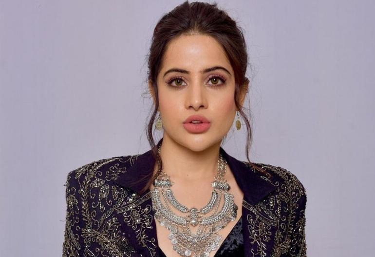 Urfi Javed (Indian television Actress) Biography, Height, Age, Weight, Body Measurements, Family, Parents, Boyfriend, Husband, Bio, Net Worth, Photos, Wiki & More