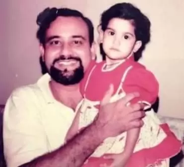 Aaditi Pohankar with his father Sudhir Pohankar
