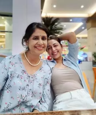 Neha Sargam with her mother