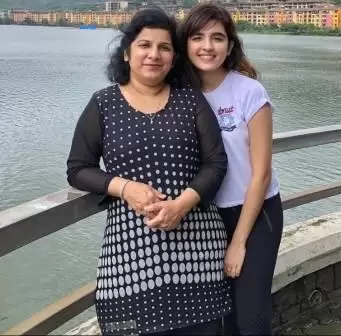 Shirley Setia with her mother Firoza Setia