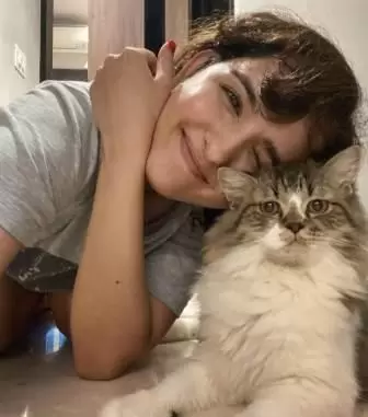 Shirley Setia with her pet cat
