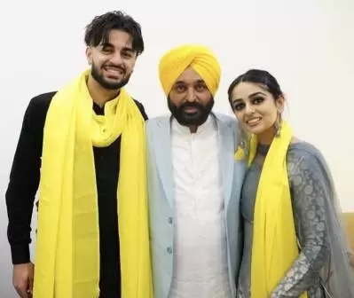 Bhagwant Mann with his-younger Son Dilshan Mann and her elder Daughter Seerat Kaur Mann