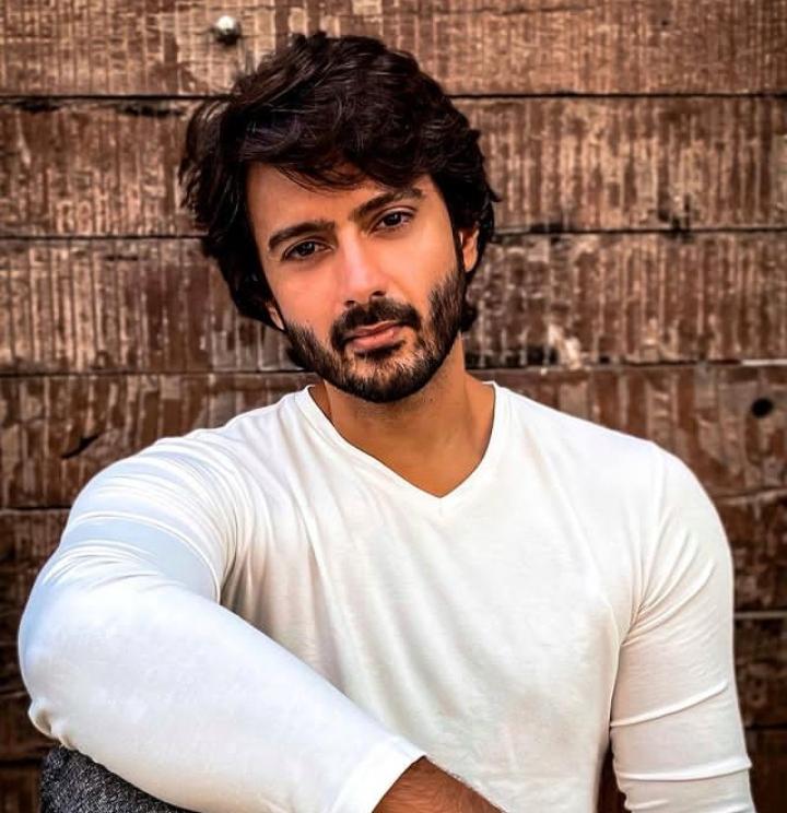 Dhruv Bhandari Biography, Age, Height, Wiki, Wife, Girlfriend, Father, Family, Education, TV Show, Career, Net Worth, Photos & More